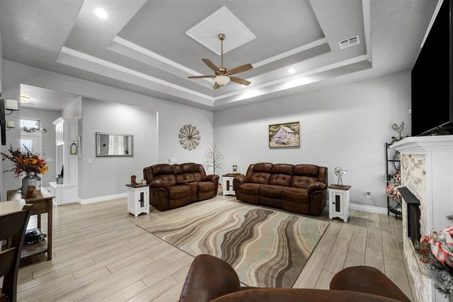 13111 Bentley Dr, Elgin, OK 73538