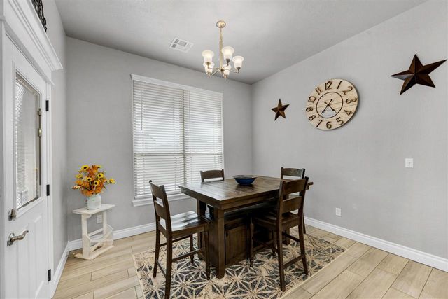 13111 Bentley Dr, Elgin, OK 73538