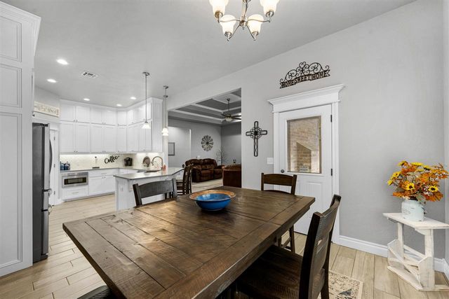 13111 Bentley Dr, Elgin, OK 73538