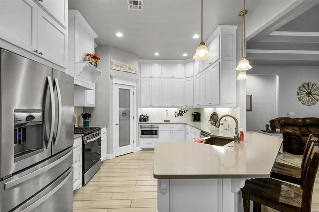 13111 Bentley Dr, Elgin, OK 73538