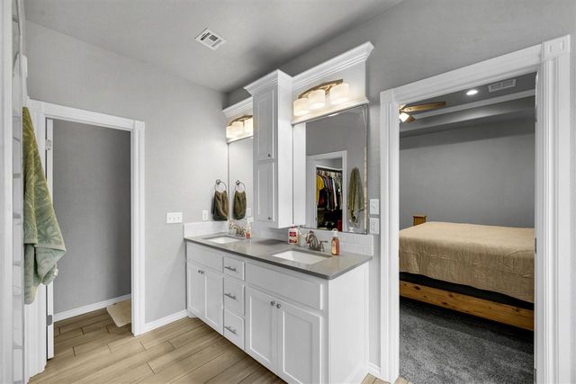 13111 Bentley Dr, Elgin, OK 73538