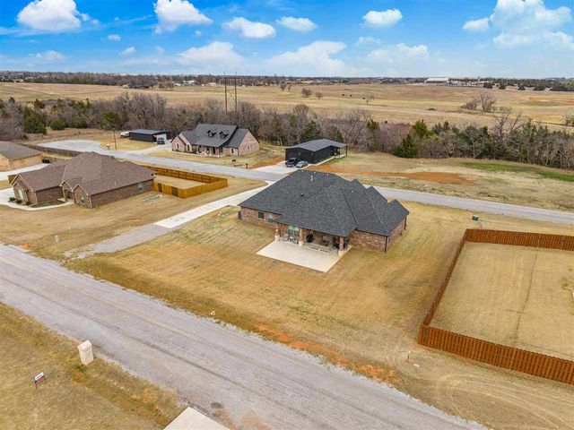 13111 Bentley Dr, Elgin, OK 73538