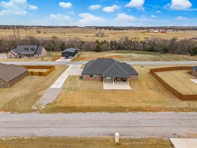 13111 Bentley Dr, Elgin, OK 73538