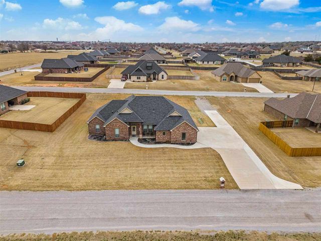 13111 Bentley Dr, Elgin, OK 73538