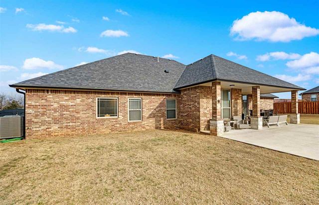 13111 Bentley Dr, Elgin, OK 73538