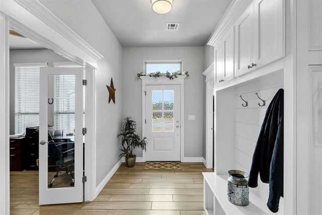 13111 Bentley Dr, Elgin, OK 73538