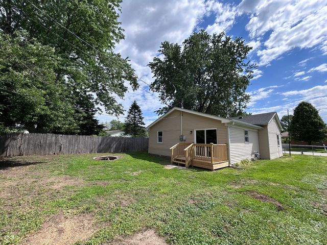 960 S St Clair Street, Martinsville, IN 46151