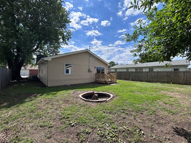 960 S St Clair Street, Martinsville, IN 46151
