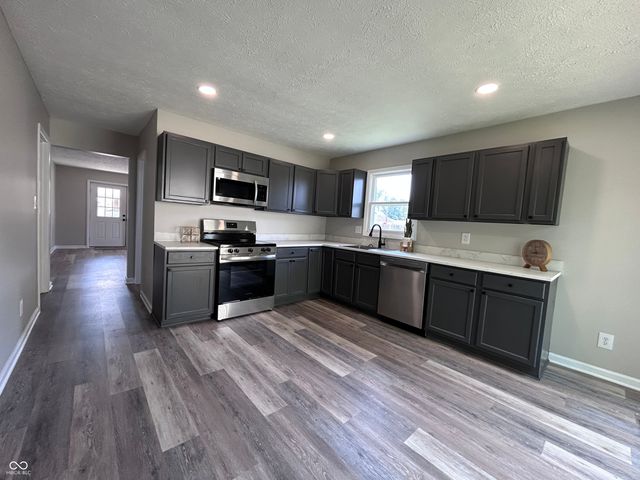 960 S St Clair Street, Martinsville, IN 46151