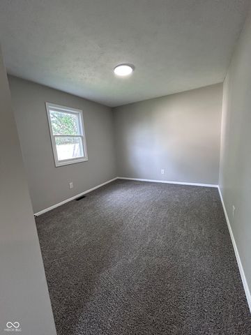 960 S St Clair Street, Martinsville, IN 46151