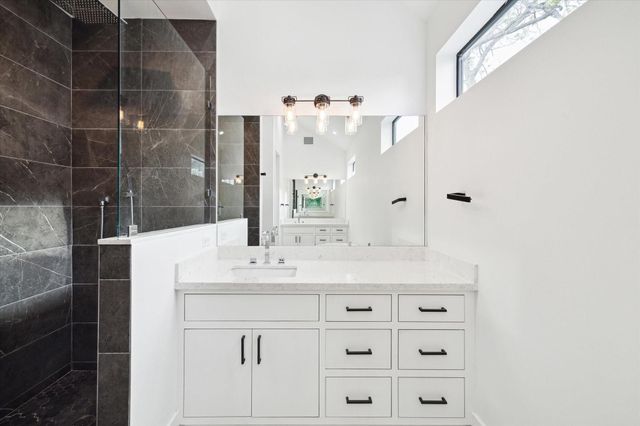 823 Aurora Street, Houston, TX 77009