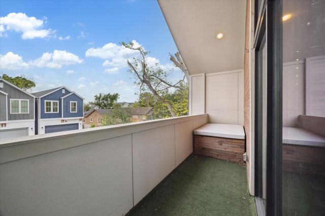 823 Aurora Street, Houston, TX 77009