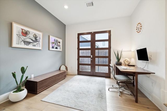 823 Aurora Street, Houston, TX 77009