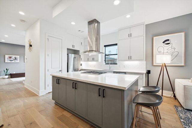 823 Aurora Street, Houston, TX 77009