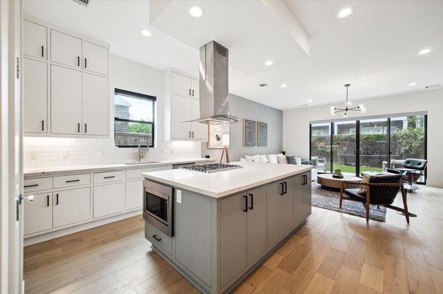 823 Aurora Street, Houston, TX 77009