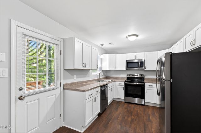 109 Rainbow 109-111, Cary, NC 27511