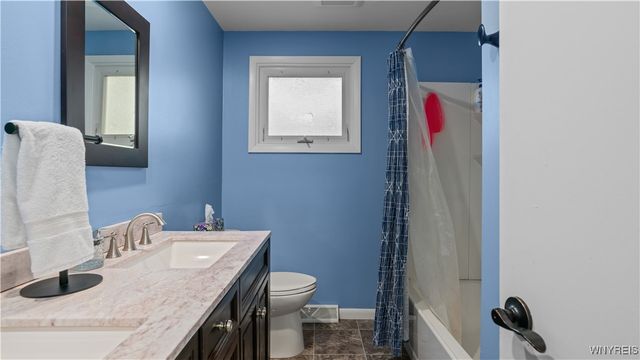 59 Ayrault Drive, Amherst, NY 14228