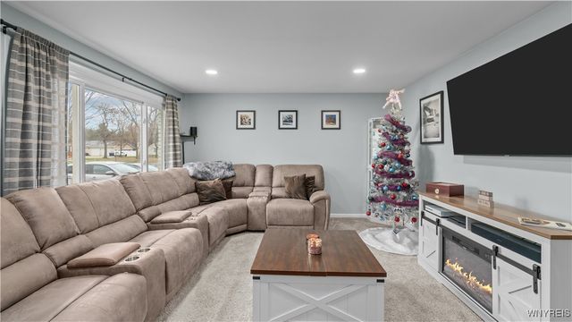 59 Ayrault Drive, Amherst, NY 14228