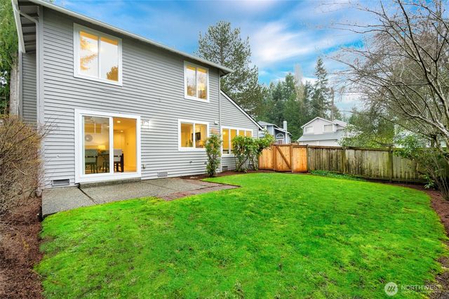 24221 SE 38th Place, Sammamish, WA 98029
