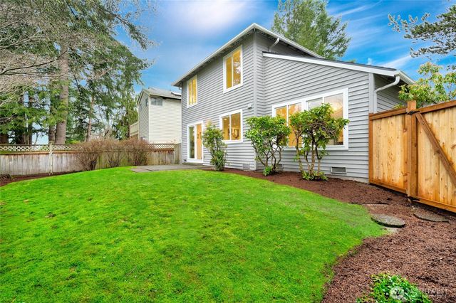 24221 SE 38th Place, Sammamish, WA 98029