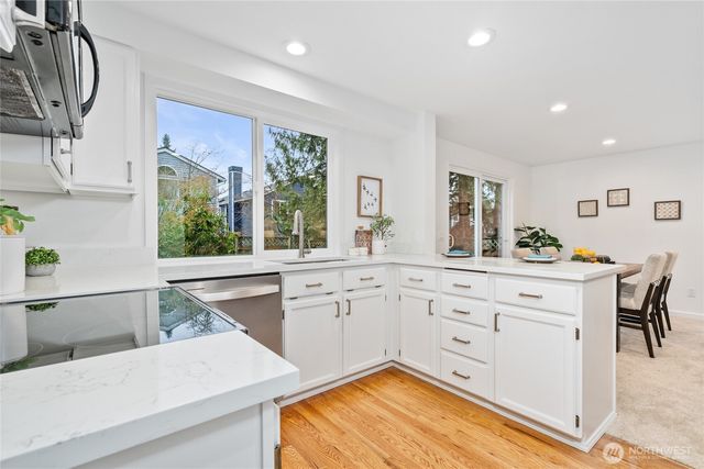 24221 SE 38th Place, Sammamish, WA 98029