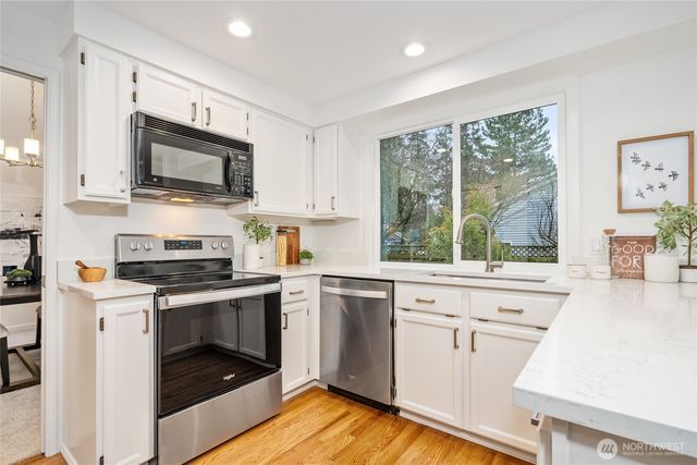 24221 SE 38th Place, Sammamish, WA 98029