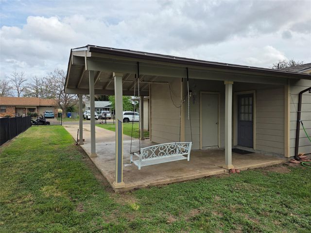 503 Mariposa ST, Taylor, TX 76574