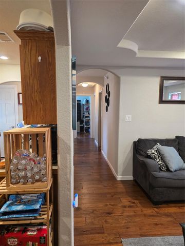 503 Mariposa ST, Taylor, TX 76574