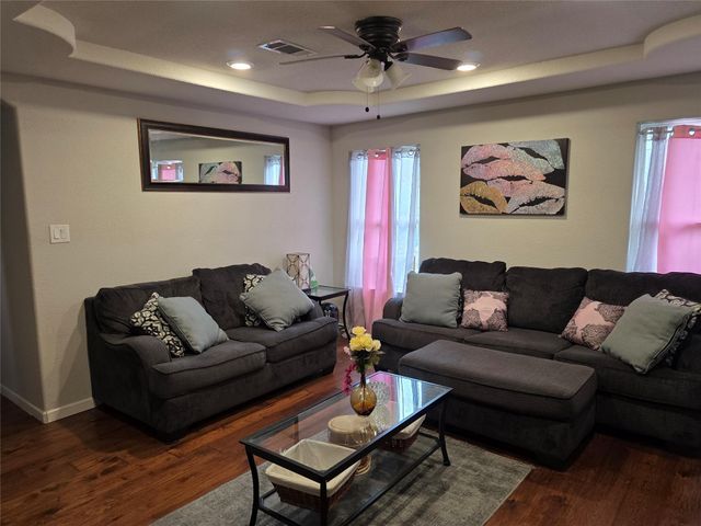 503 Mariposa ST, Taylor, TX 76574