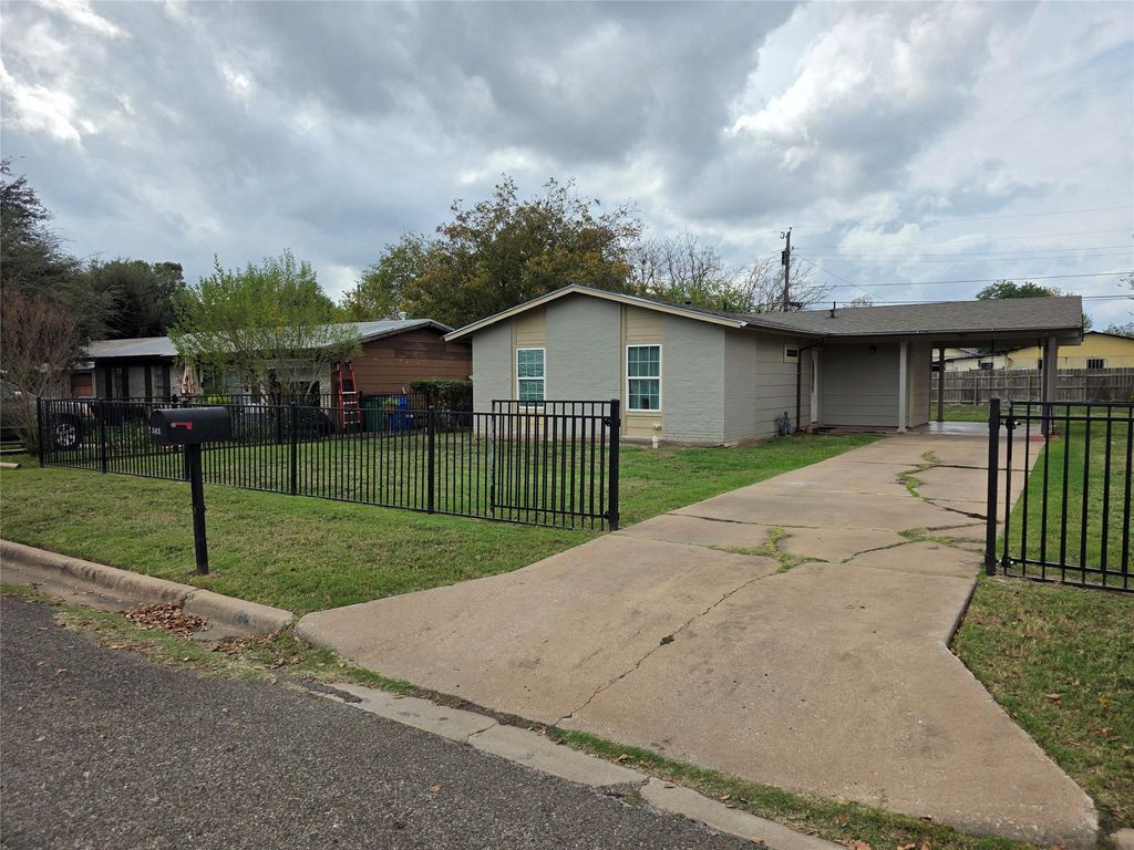 503 Mariposa ST, Taylor, TX 76574