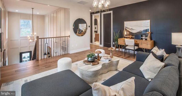 1 OAKWOOD LN, Sellersville, PA 18960