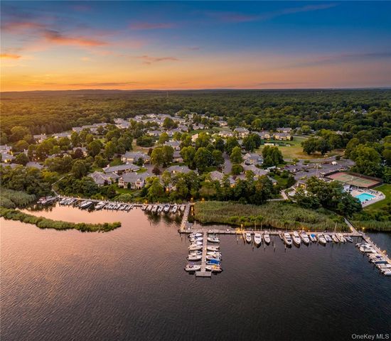 632 Water Way 32, Moriches, NY 11955