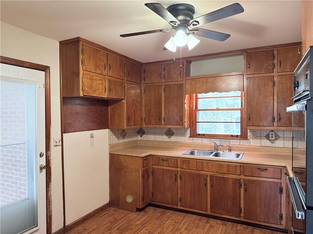 1226 Hickory SW Drive, Lilburn, GA 30047