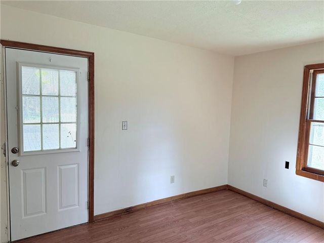 1226 Hickory SW Drive, Lilburn, GA 30047