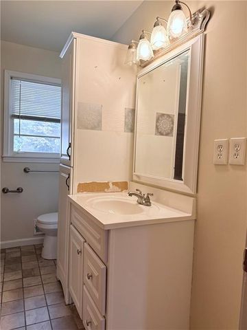 1226 Hickory SW Drive, Lilburn, GA 30047