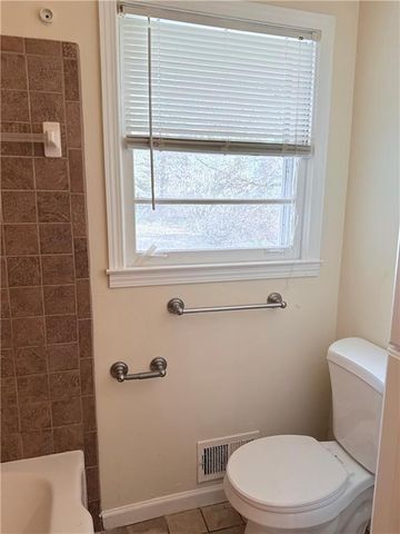 1226 Hickory SW Drive, Lilburn, GA 30047