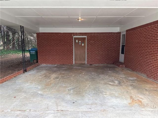 1226 Hickory SW Drive, Lilburn, GA 30047