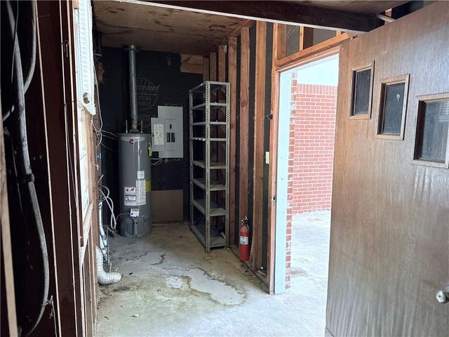 1226 Hickory SW Drive, Lilburn, GA 30047