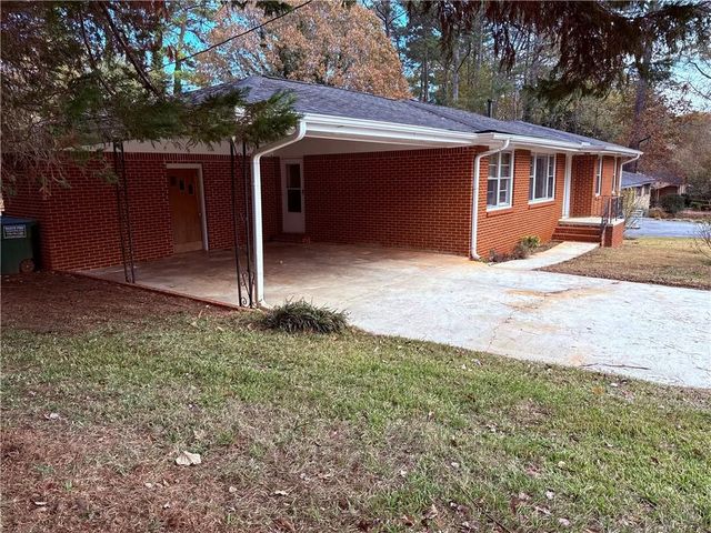 1226 Hickory SW Drive, Lilburn, GA 30047