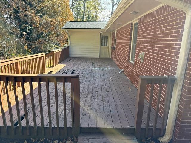 1226 Hickory SW Drive, Lilburn, GA 30047