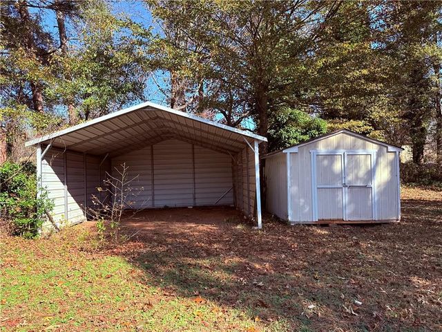 1226 Hickory SW Drive, Lilburn, GA 30047