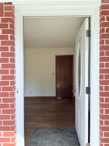 1226 Hickory SW Drive, Lilburn, GA 30047