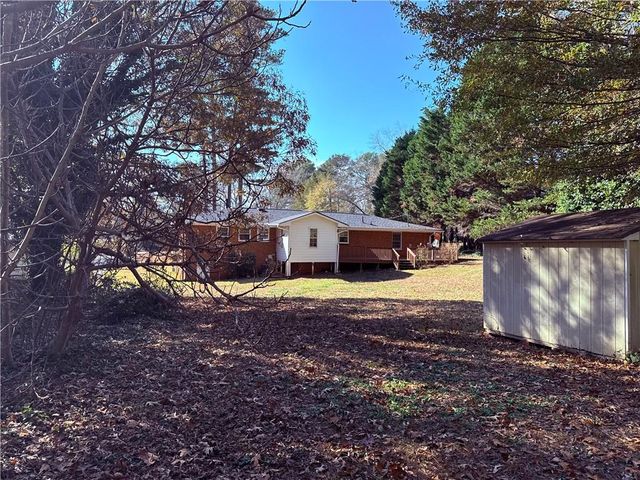 1226 Hickory SW Drive, Lilburn, GA 30047