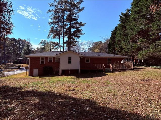 1226 Hickory SW Drive, Lilburn, GA 30047