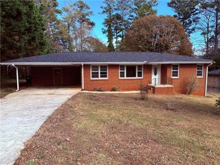 1226 Hickory SW Drive, Lilburn, GA 30047