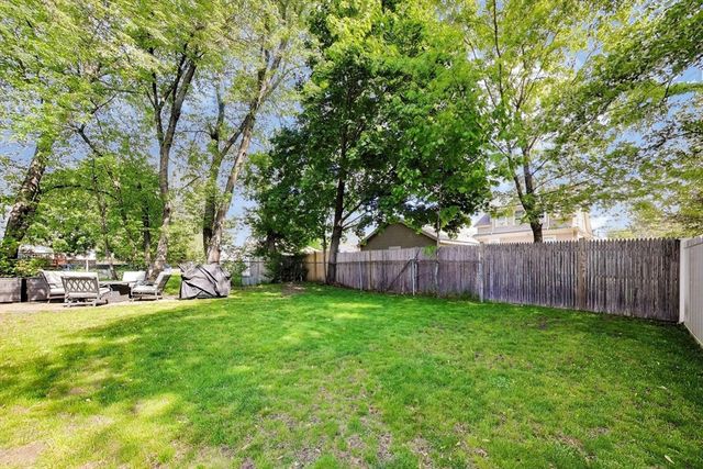 22 Douglas Rd, Ashland, MA 01721