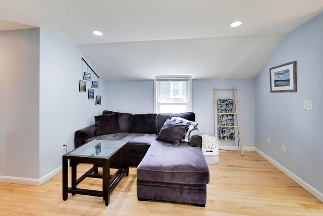 22 Douglas Rd, Ashland, MA 01721