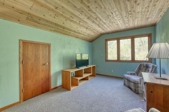 N2W31920 Twin Oaks DRIVE, Delafield, WI 53018