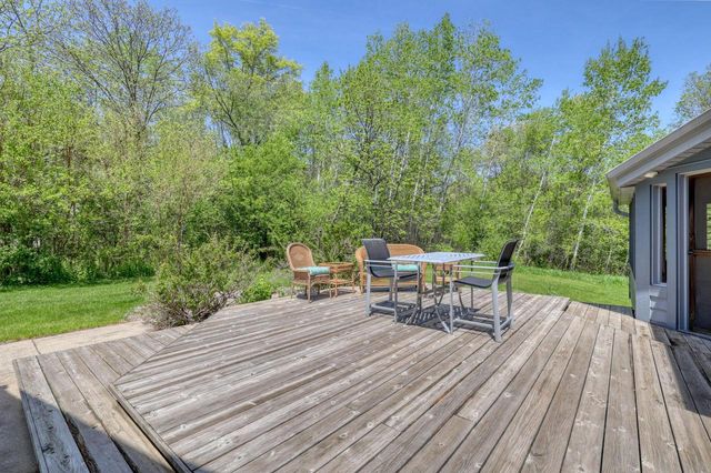 N2W31920 Twin Oaks DRIVE, Delafield, WI 53018