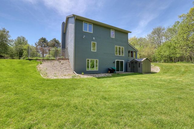 N2W31920 Twin Oaks DRIVE, Delafield, WI 53018